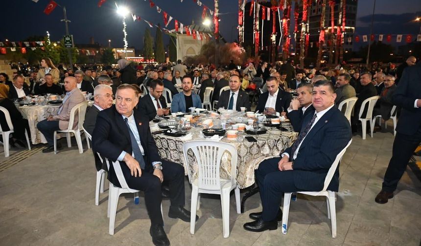 Kepez'den Kadir Gecesi'nde 5 bin kişilik birlik sofrası