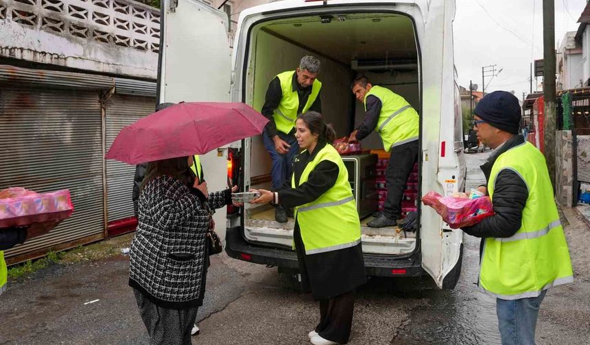 Tarsus'ta bayram sofrası evlere taşındı: 15 bin kişiye ulaşıldı