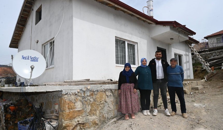 Isparta Belediyesi'nden evi yanan aileye yeni ev