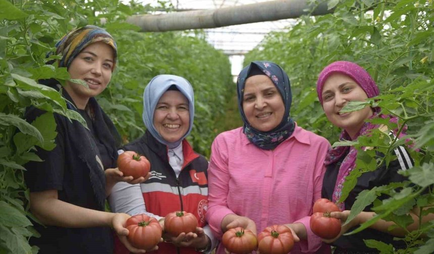 Antalya'nın Gururu Genç Kadın Çiftçi