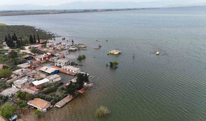 Baraj sınırları içerisindeki köyler aşırı yağışlarla sular içerisinde kaldı