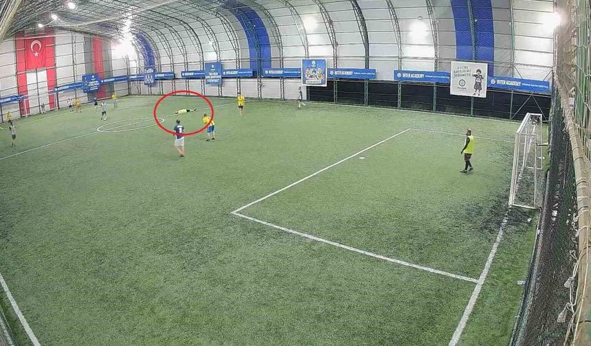 Ölüm halı sahada futbol oynarken yakaladı