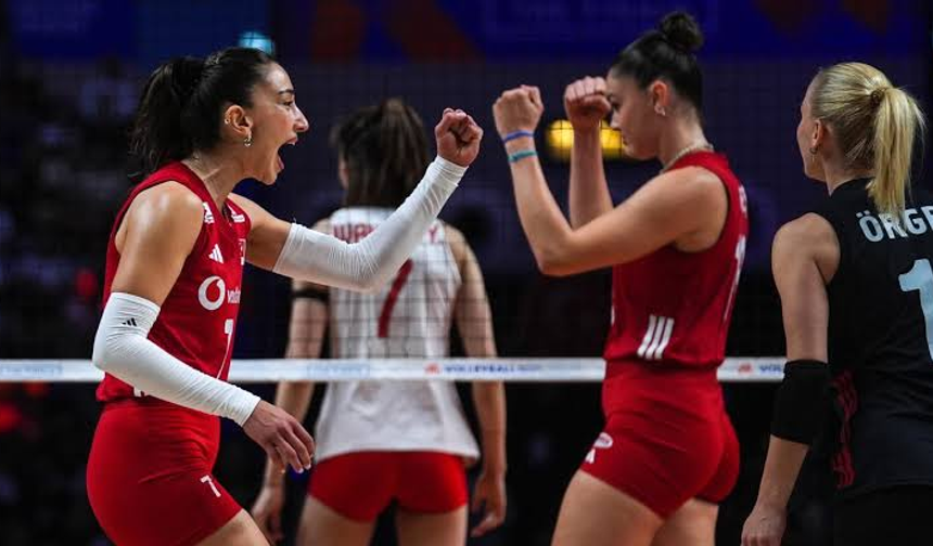 Çin'i Ezici Üstünlükle Geçen Filenin Sultanları Finalde!