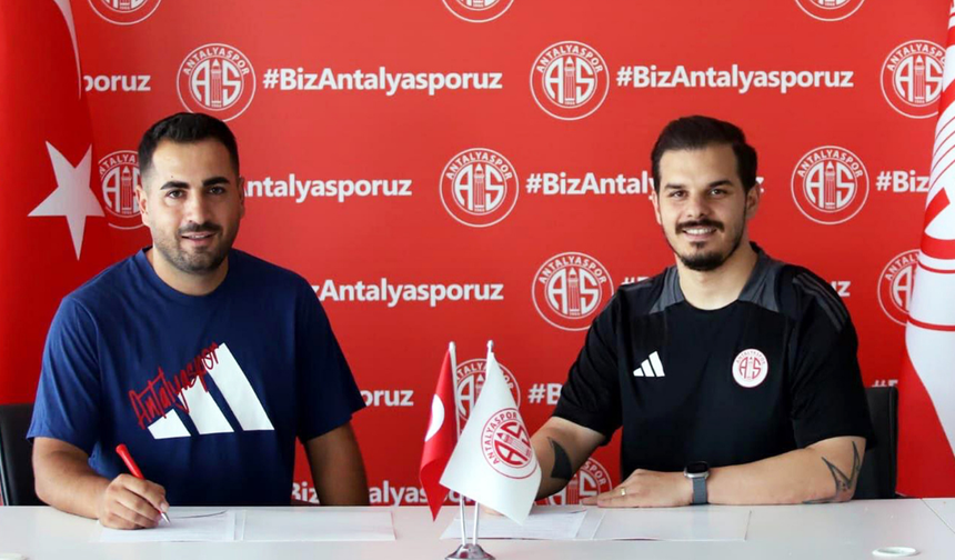 Futbol Okulu Artık Konyaaltı'nda!